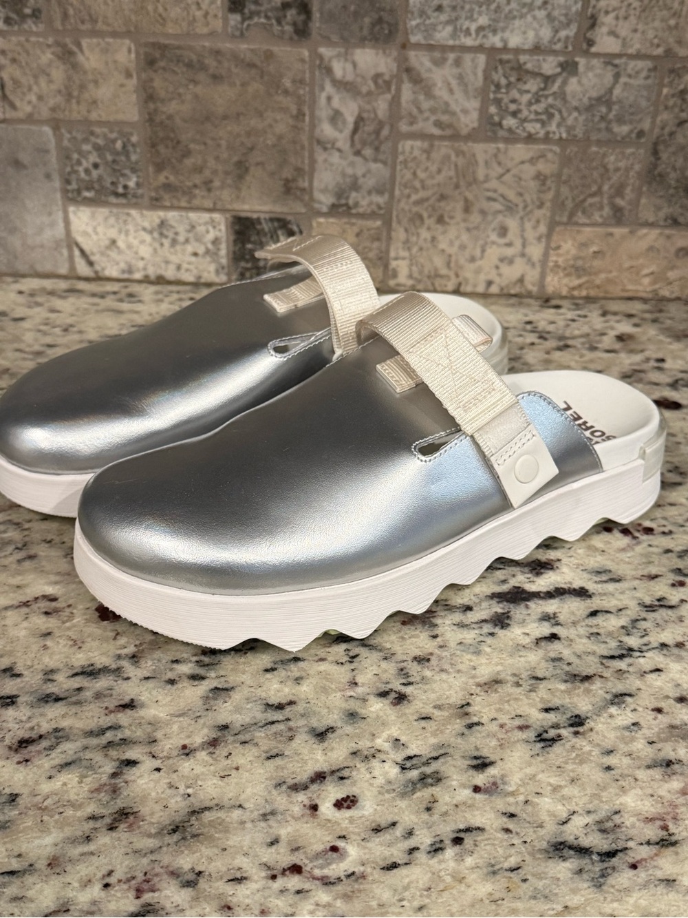Sorel Women’s Viibe Clogs